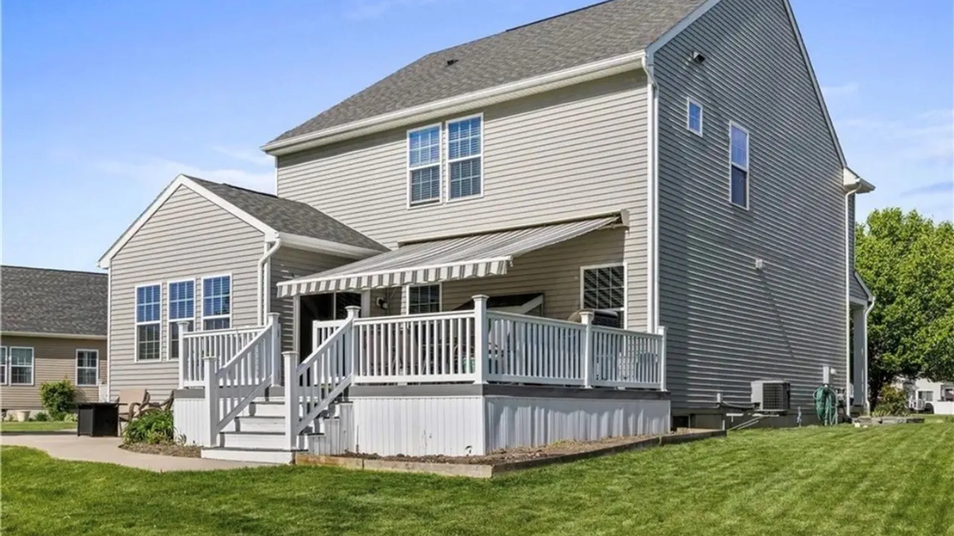 Property at 1 Skylark Lane, Wheatfield, NY 14304 44