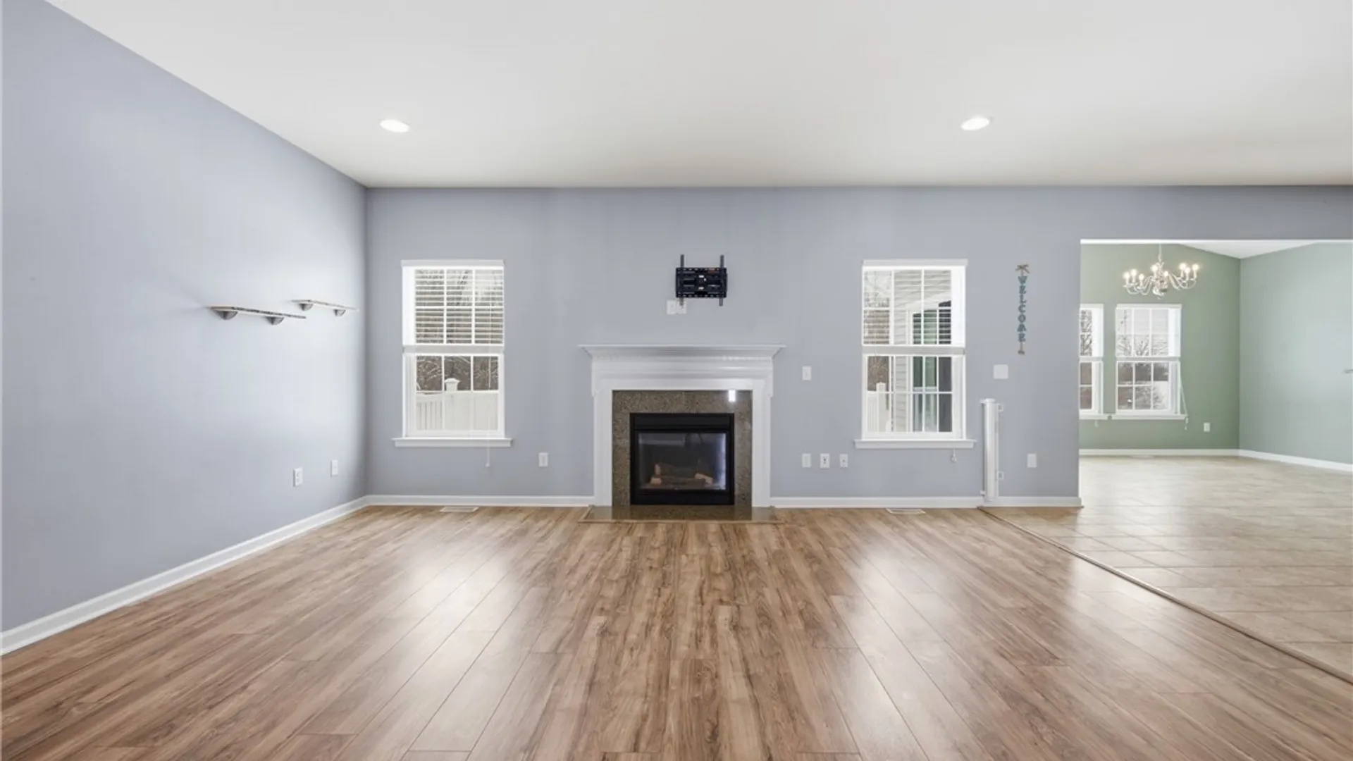 Property at 1 Skylark Lane, Wheatfield, NY 14304 8