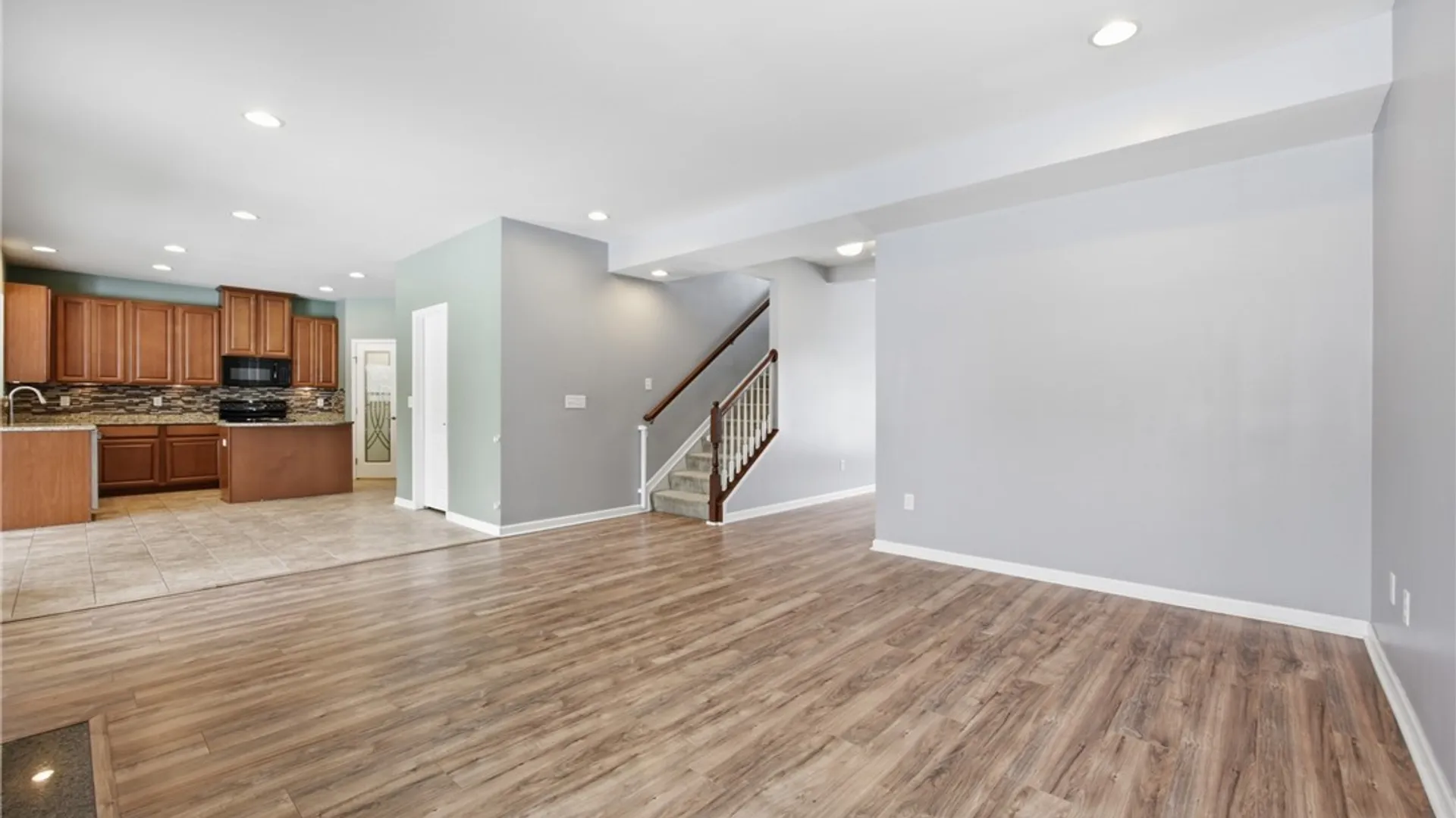 Property at 1 Skylark Lane, Wheatfield, NY 14304 9