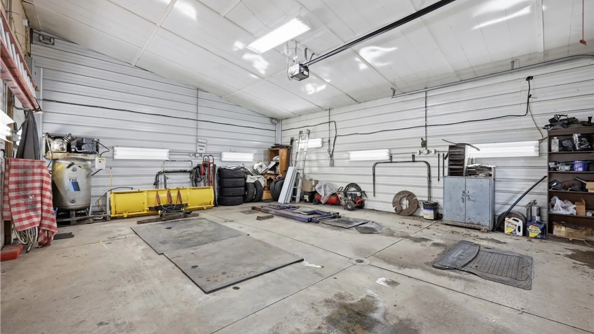 Property at 2910 Louisiana Avenue, Niagara, NY 14305 16