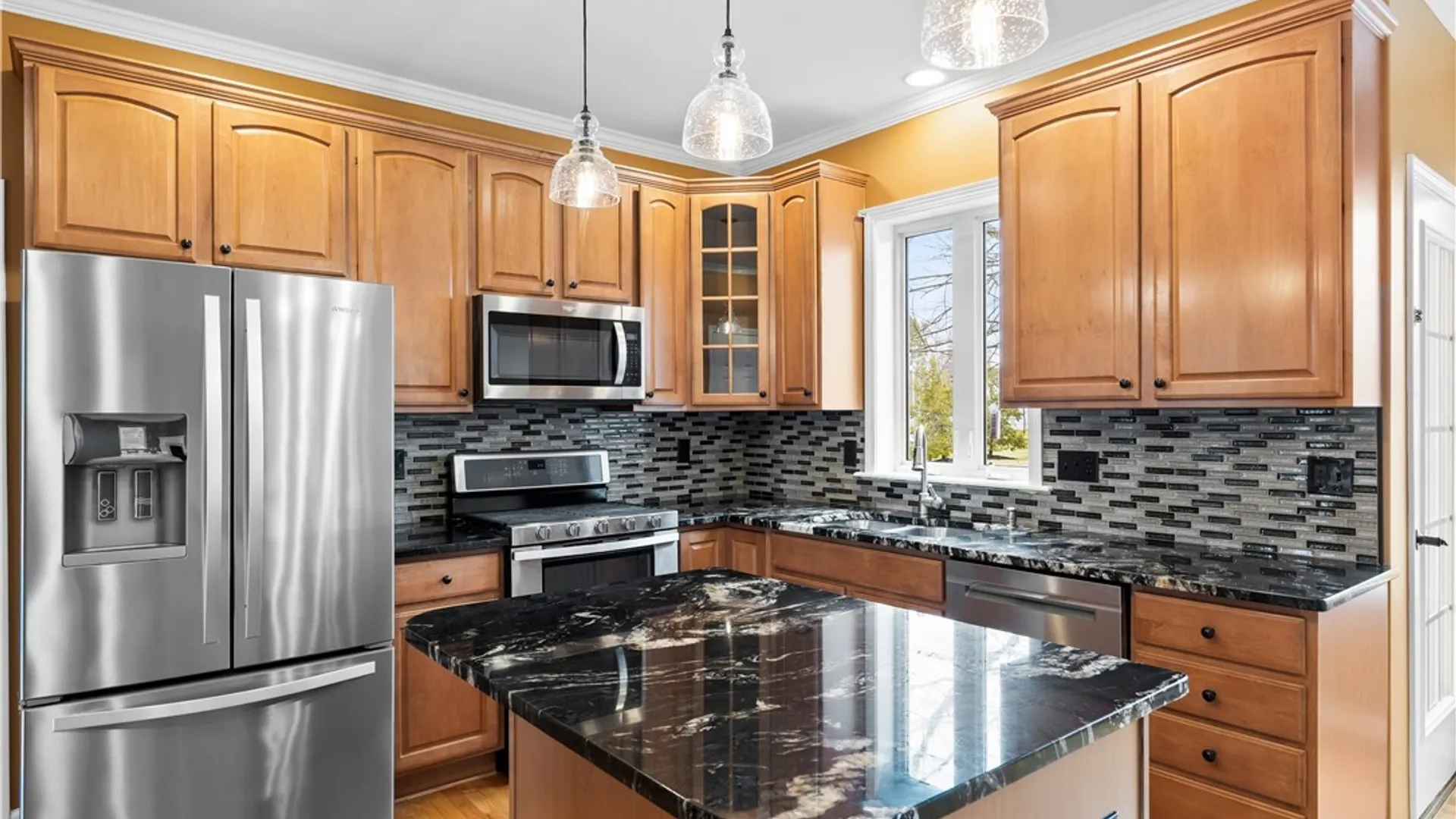 Property at 8735 Alizarin Avenue, Cicero, NY 13039 11