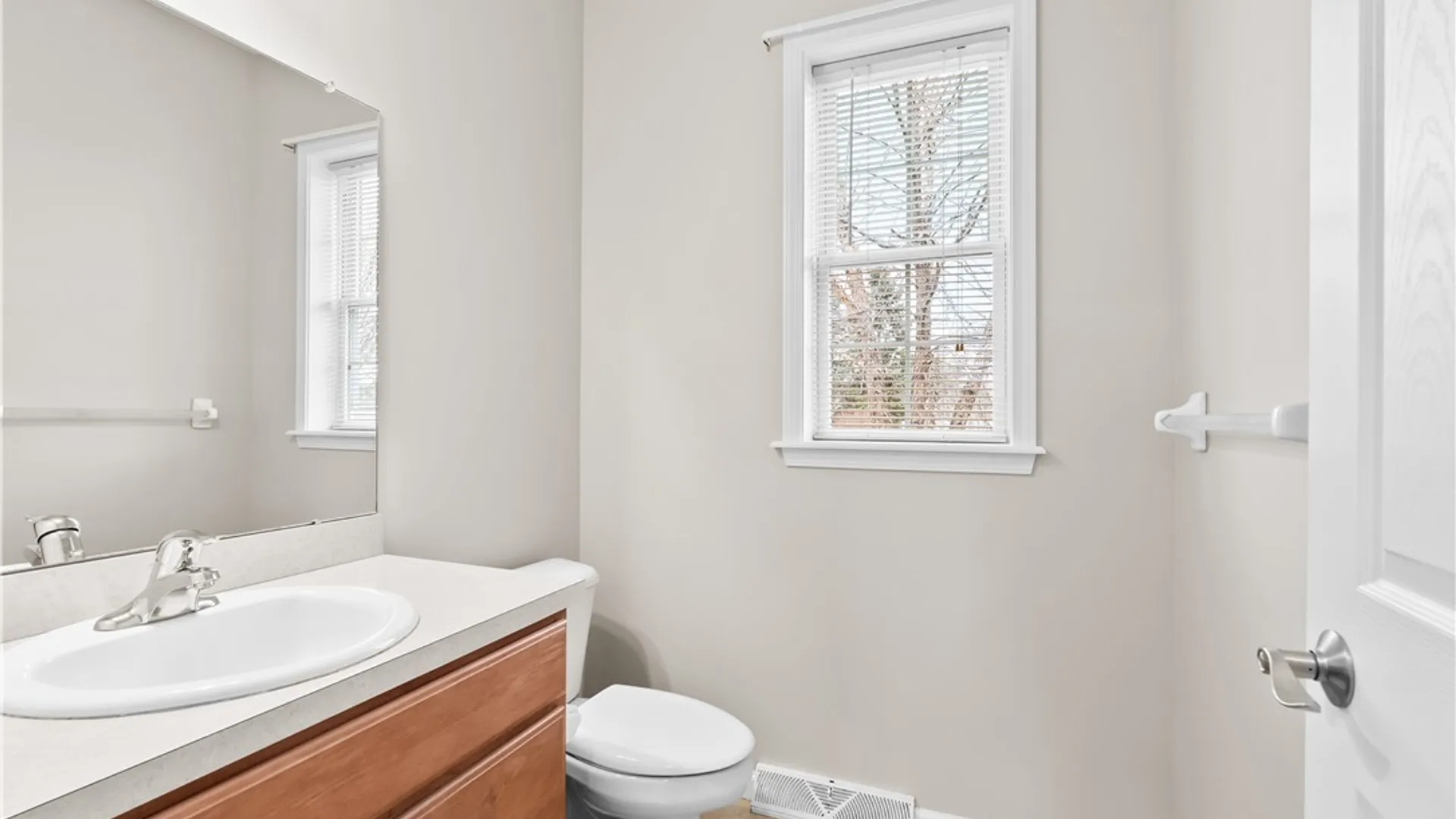 Property at 8735 Alizarin Avenue, Cicero, NY 13039 21