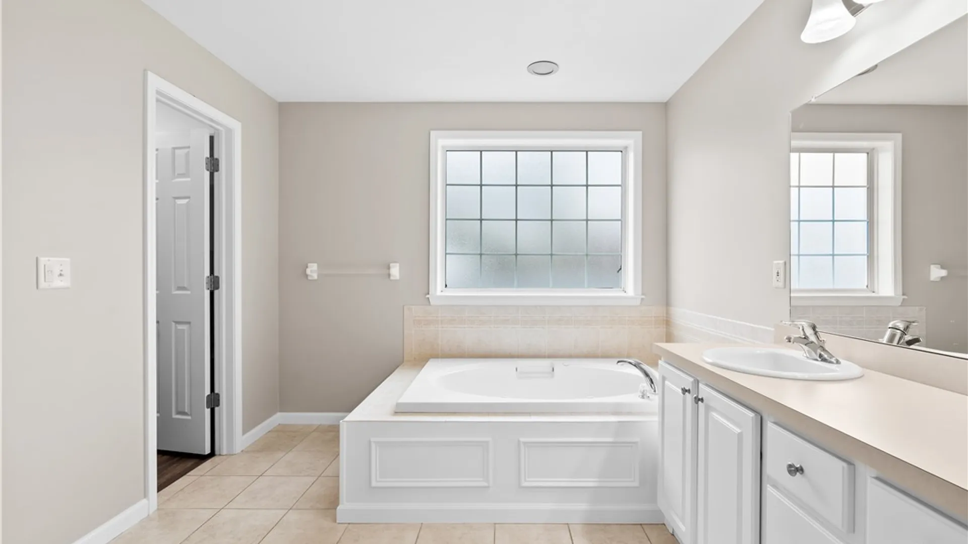 Property at 8735 Alizarin Avenue, Cicero, NY 13039 27