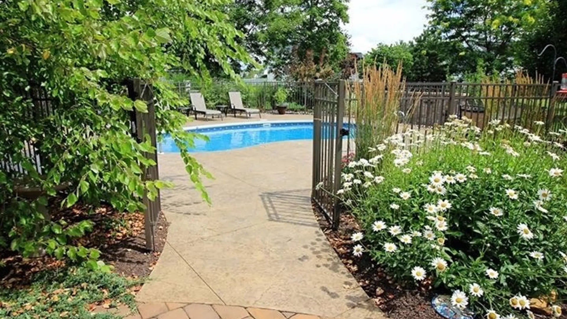 Property at 8735 Alizarin Avenue, Cicero, NY 13039 42