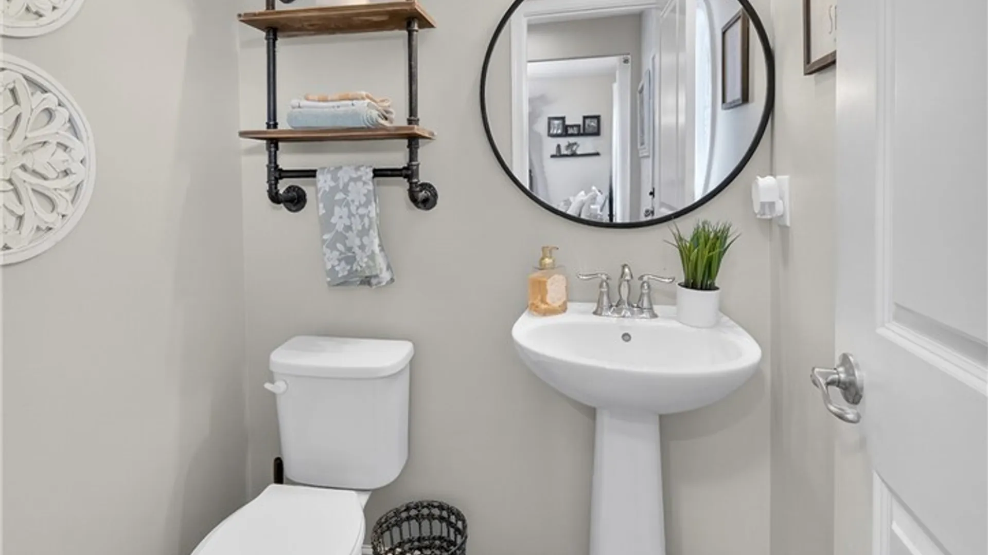 Property at 8524 Mcnamara Drive, Clay, NY 13041 6