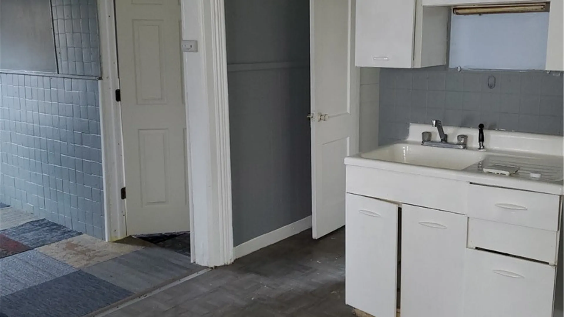 Property at 102 Jefferson Avenue, Rochester, NY 14611 3
