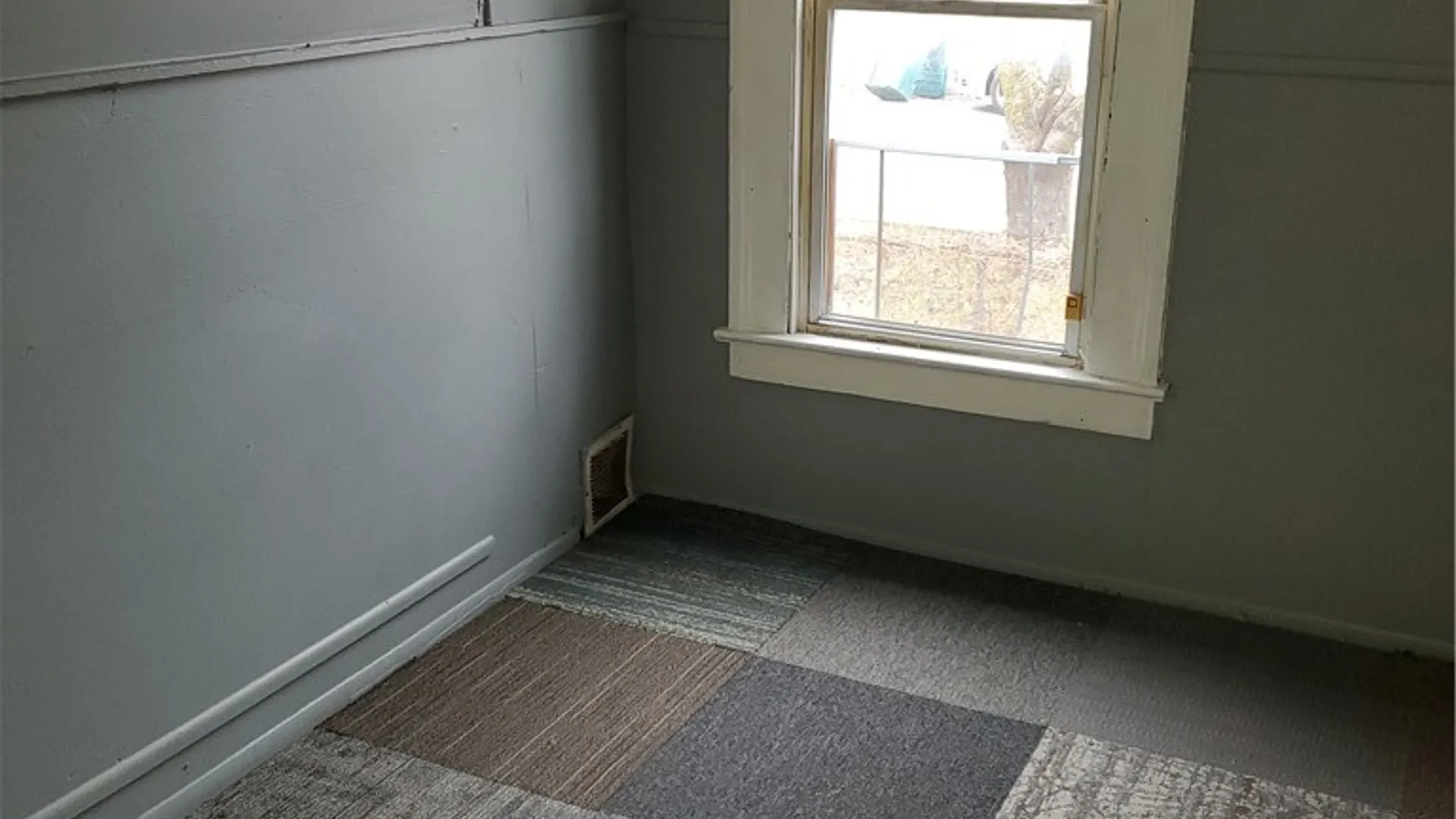Property at 102 Jefferson Avenue, Rochester, NY 14611 6