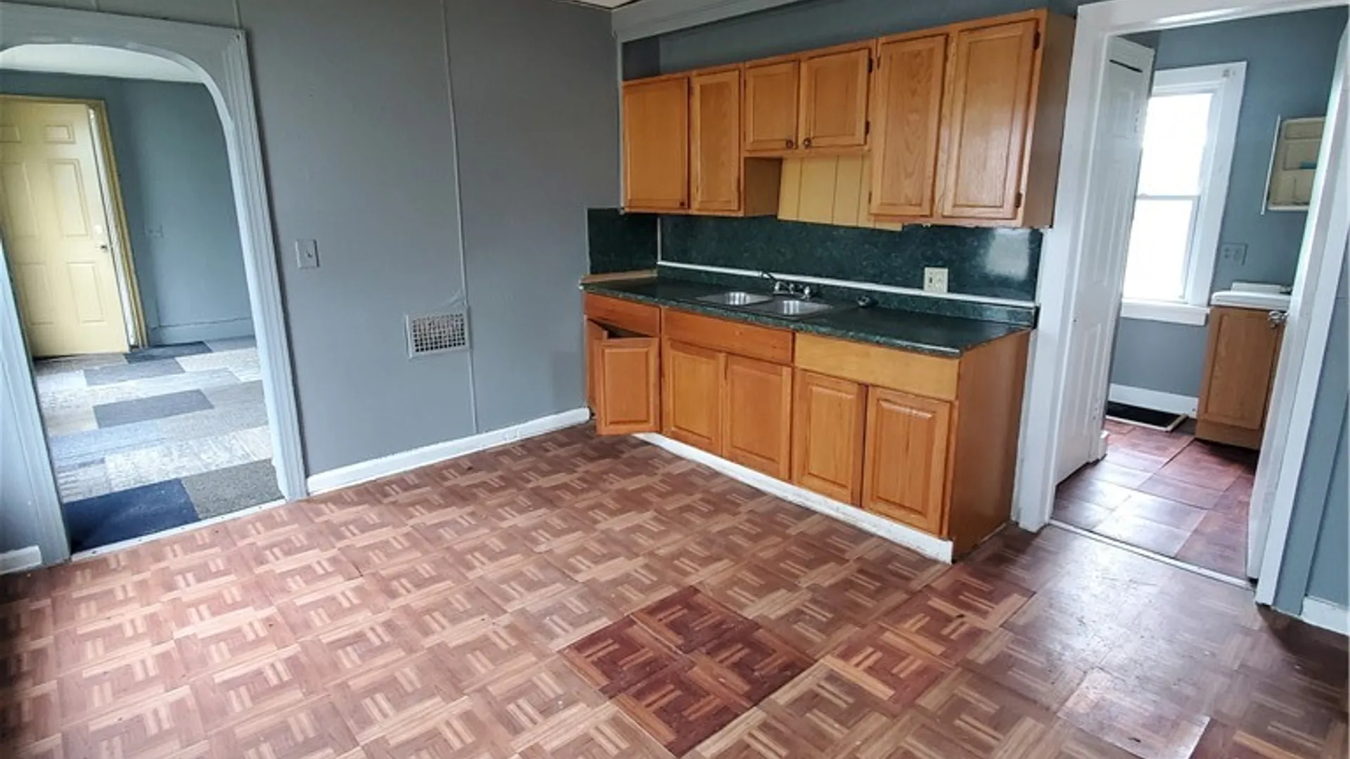 Property at 102 Jefferson Avenue, Rochester, NY 14611 8