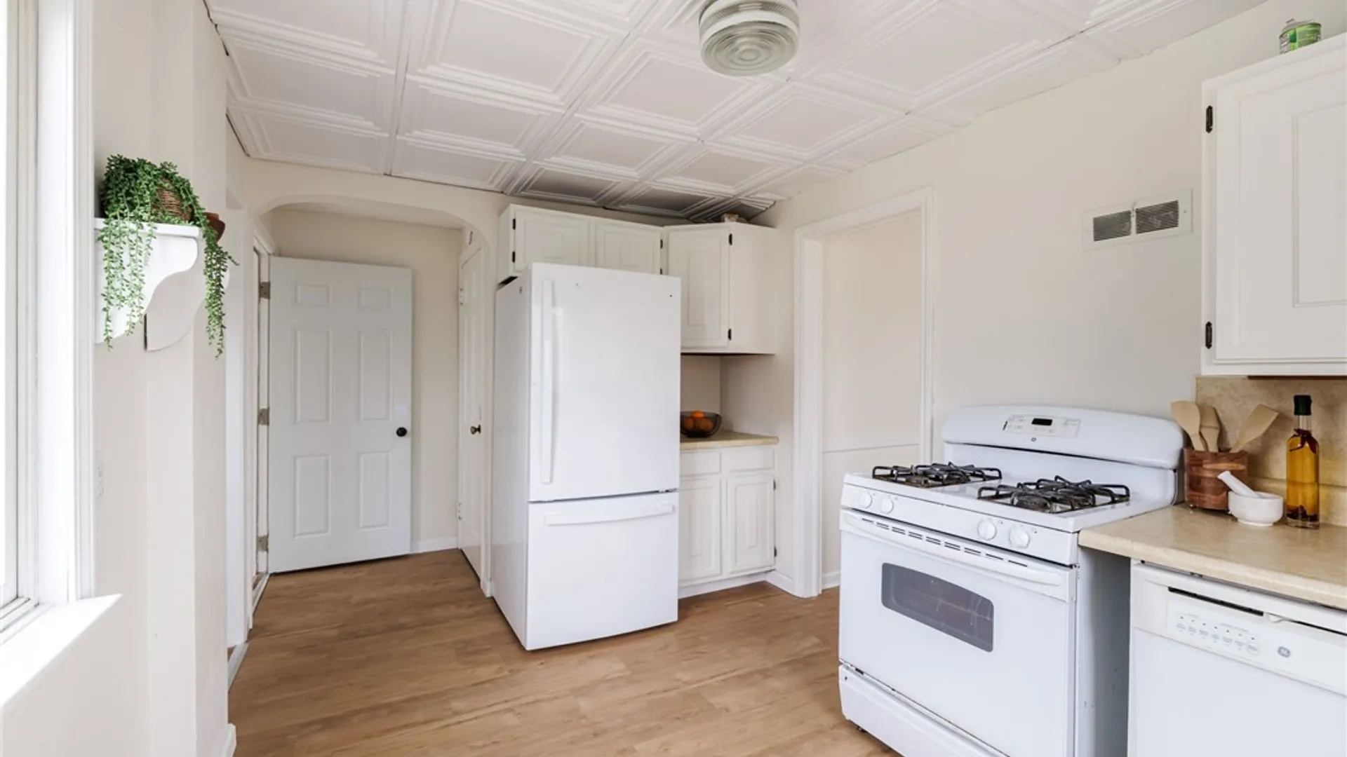 Property at 190 Lattimore Road, Rochester, NY 14620 16