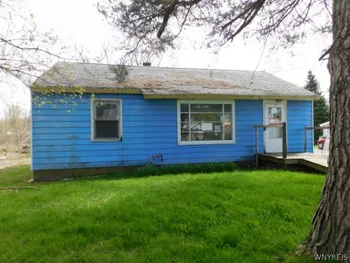 Property at 1561 Tuscarora Road, Niagara, NY 14304