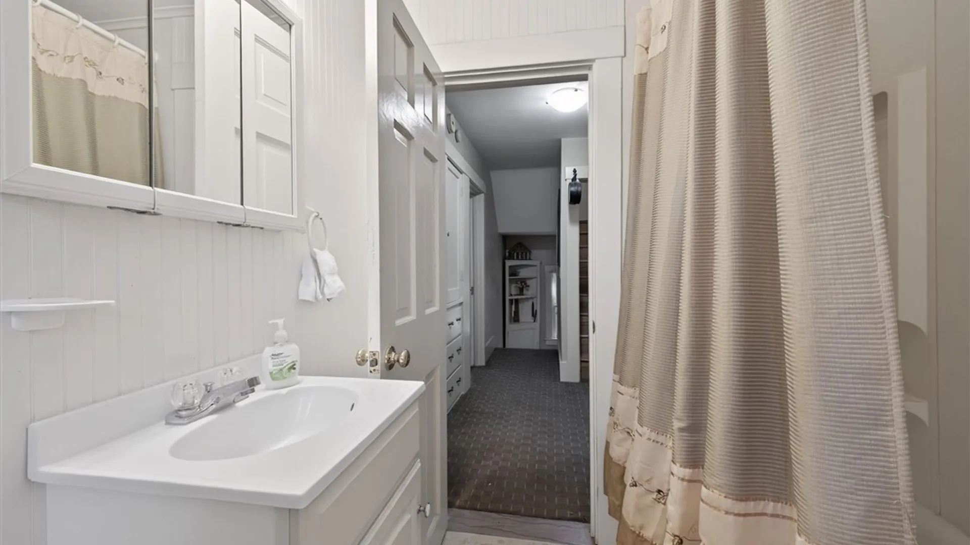 Property at 96 Thomas Avenue, Irondequoit, NY 14617 23