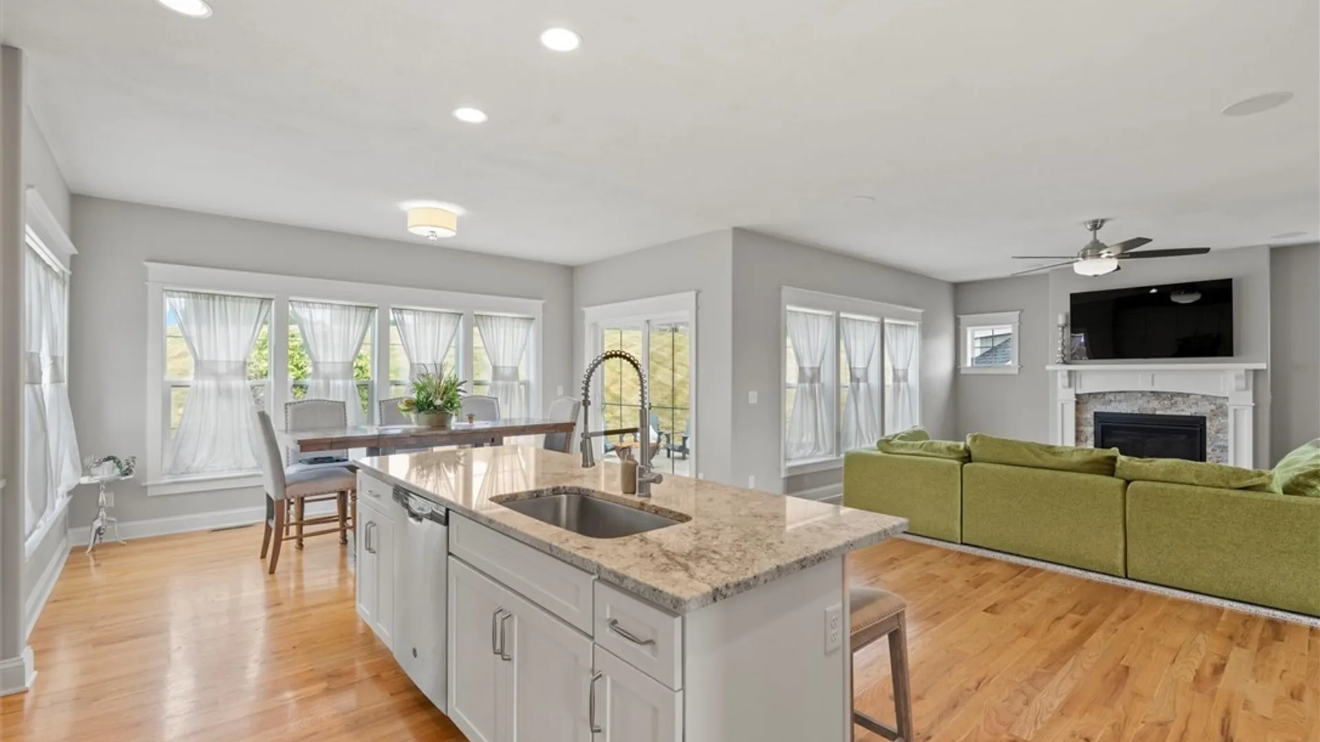 Property at 104 Arch Stone Way, Camillus, NY 13031 18