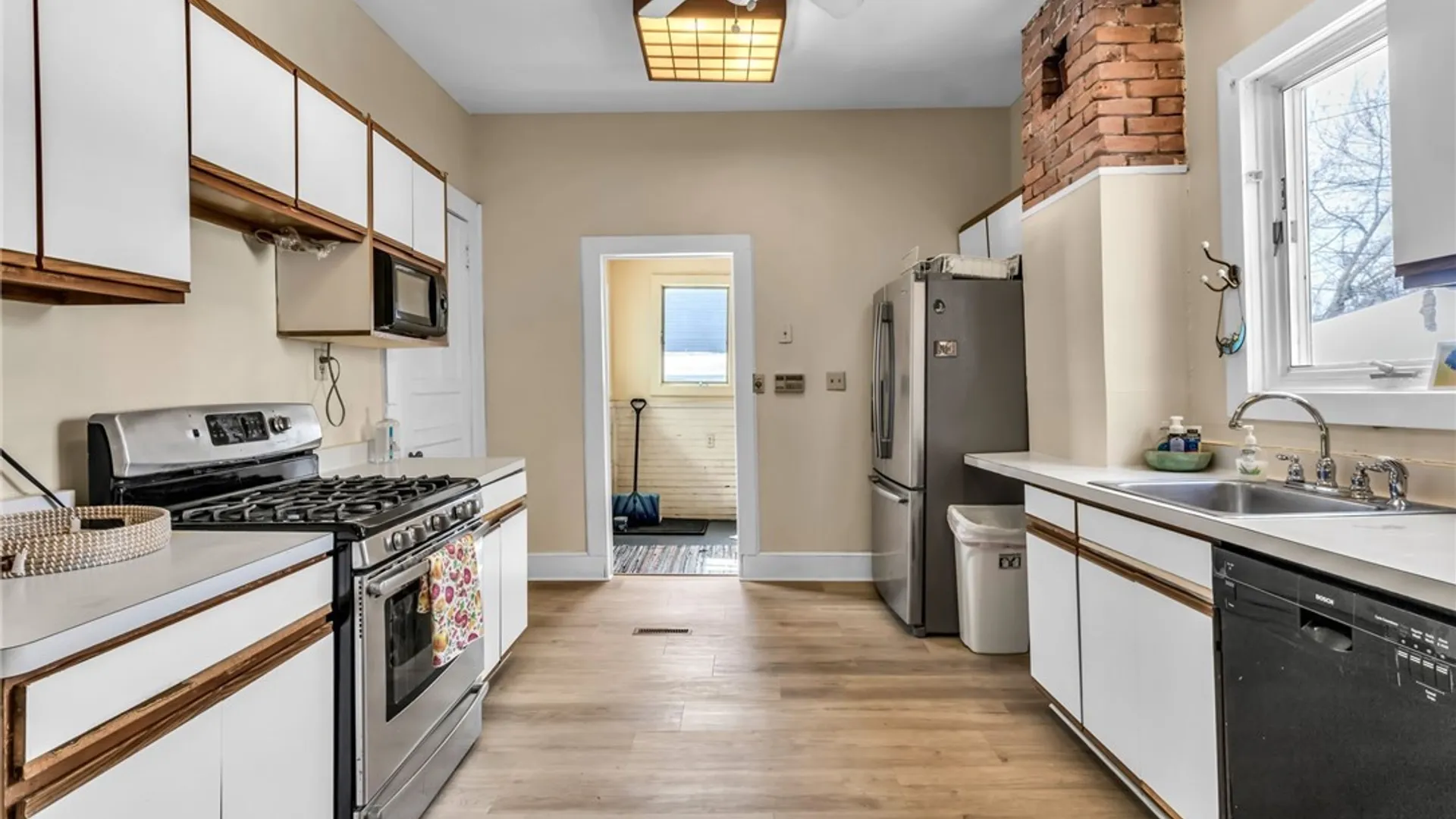 Property at 484 Richmond Avenue, Buffalo, NY 14222 16