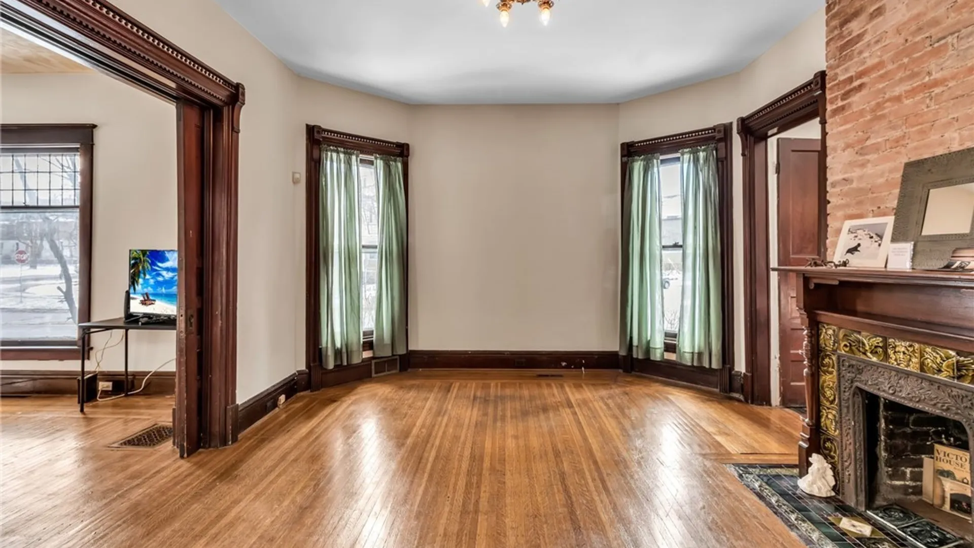 Property at 484 Richmond Avenue, Buffalo, NY 14222 9