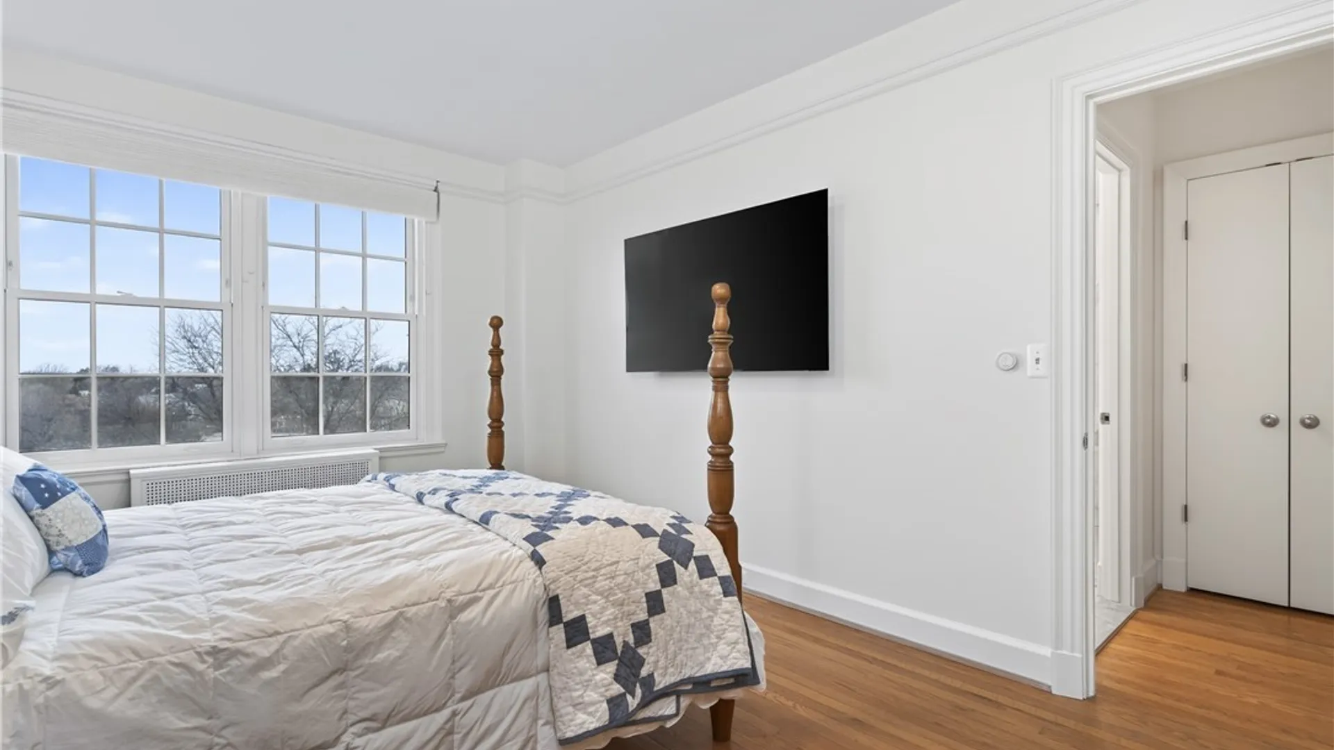 Property at 33 Gates Circle, Buffalo, NY 14209 24