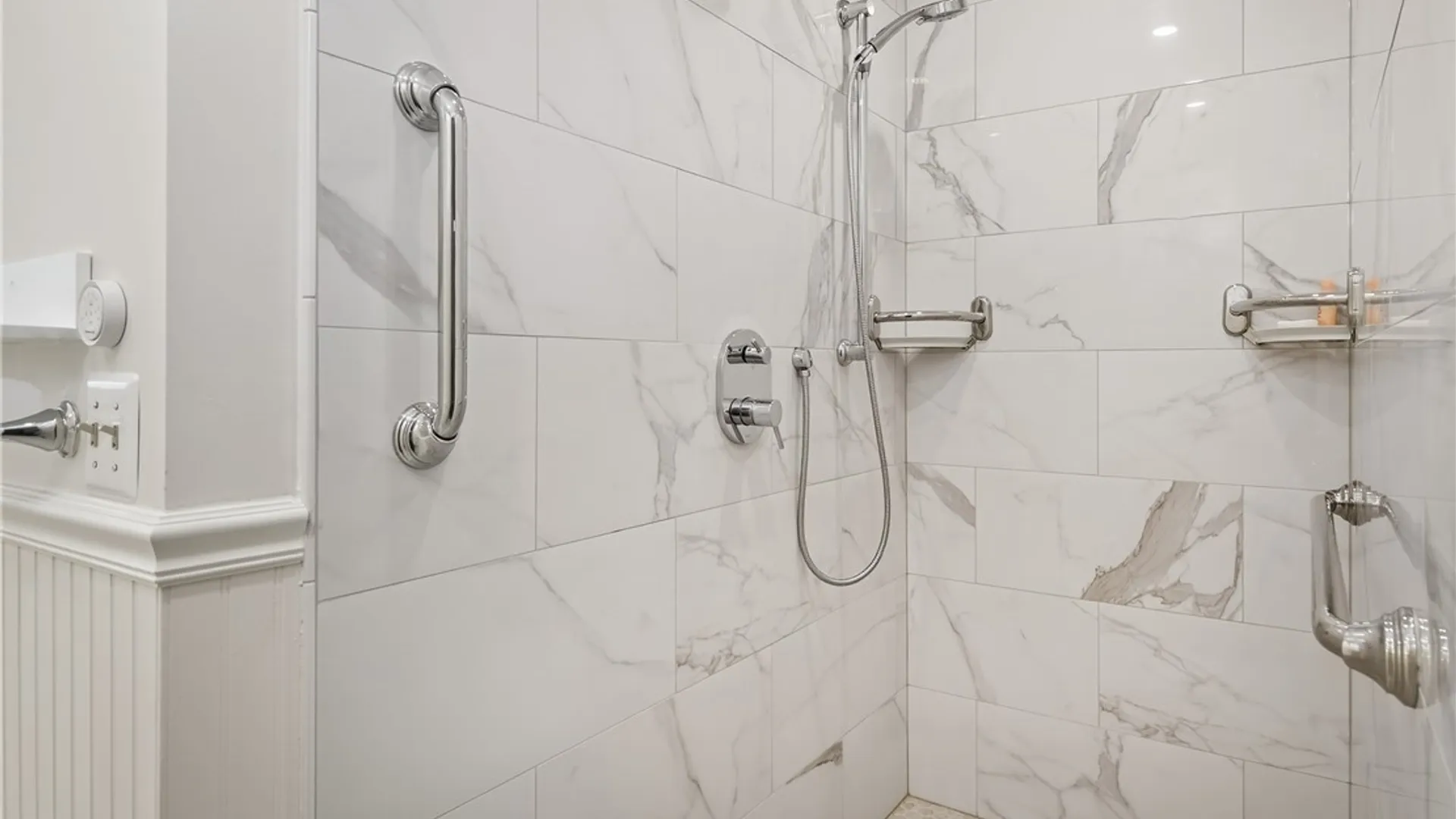 Property at 33 Gates Circle, Buffalo, NY 14209 25