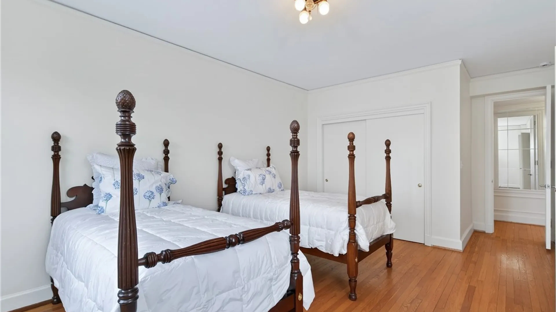 Property at 33 Gates Circle, Buffalo, NY 14209 29