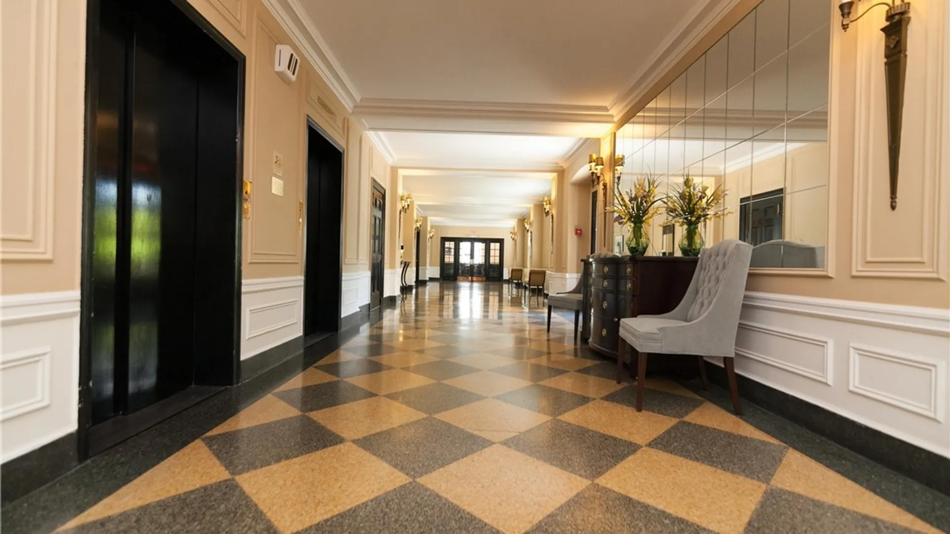 Property at 33 Gates Circle, Buffalo, NY 14209 3