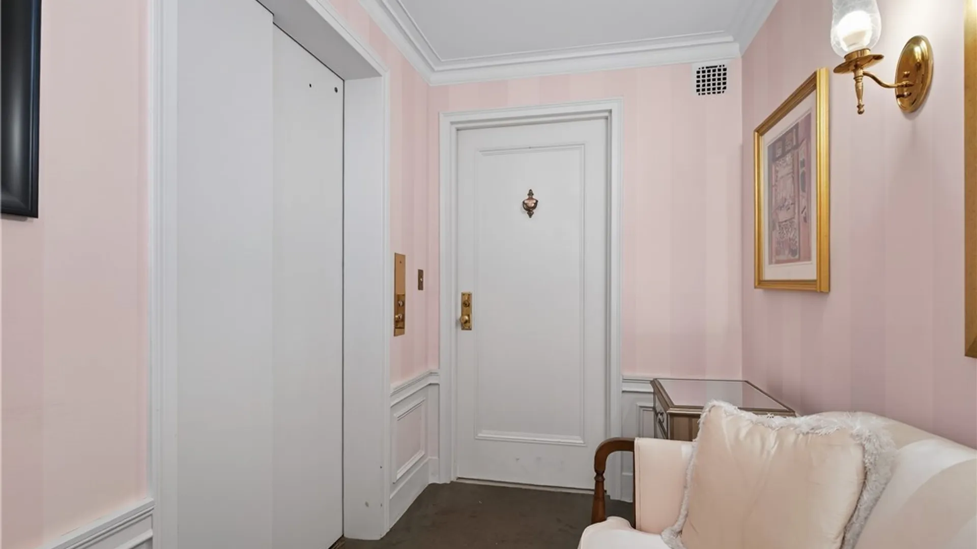 Property at 33 Gates Circle, Buffalo, NY 14209 6