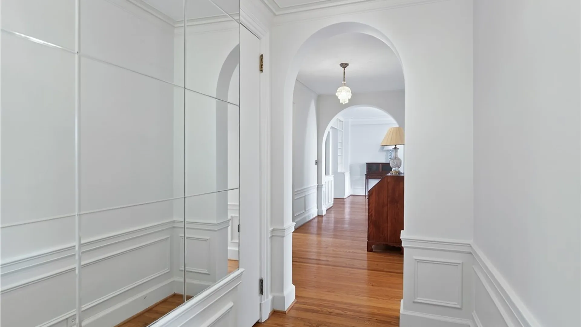 Property at 33 Gates Circle, Buffalo, NY 14209 8