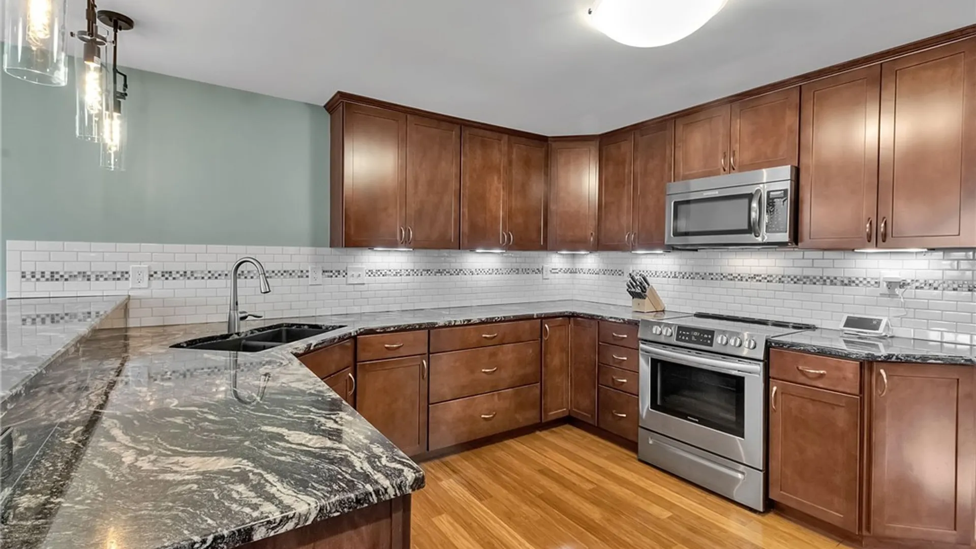 Property at 6727 Campbell Boulevard, Pendleton, NY 14094 17
