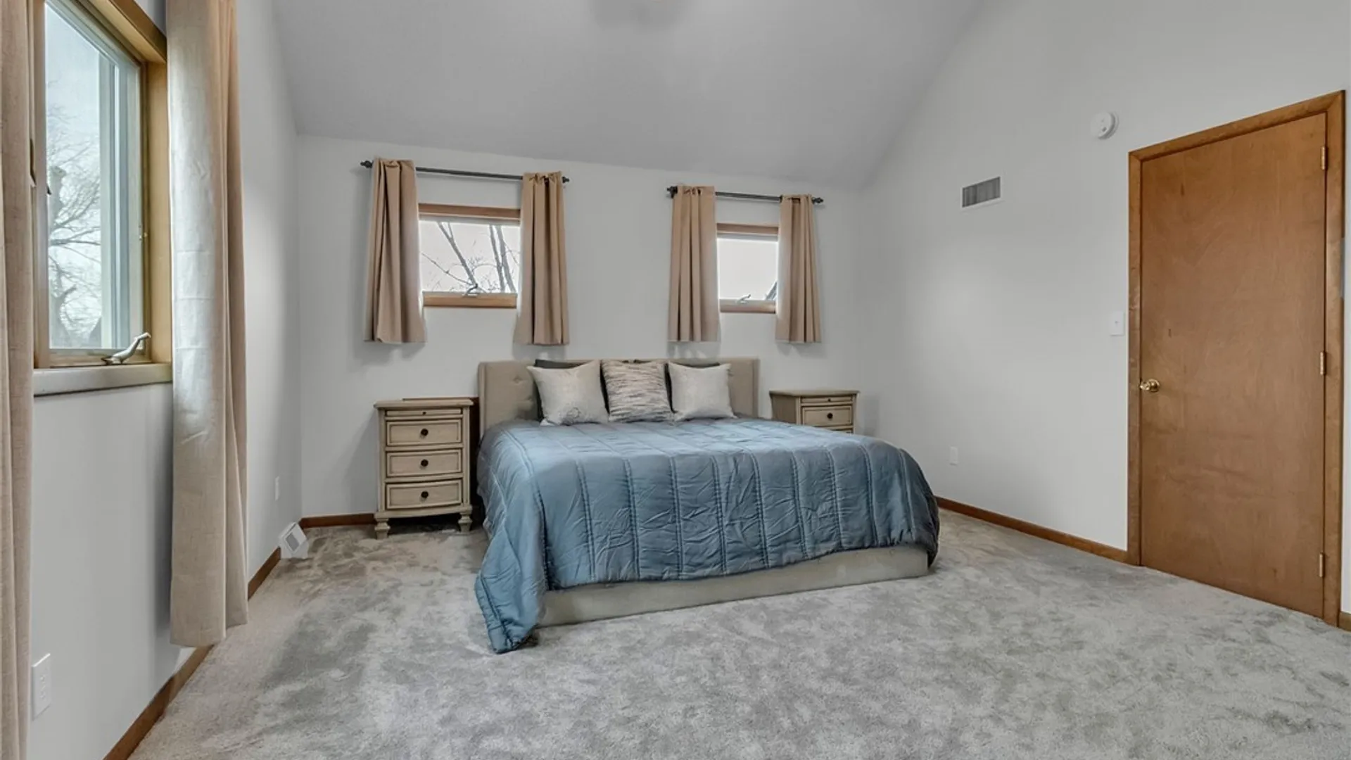 Property at 6727 Campbell Boulevard, Pendleton, NY 14094 22