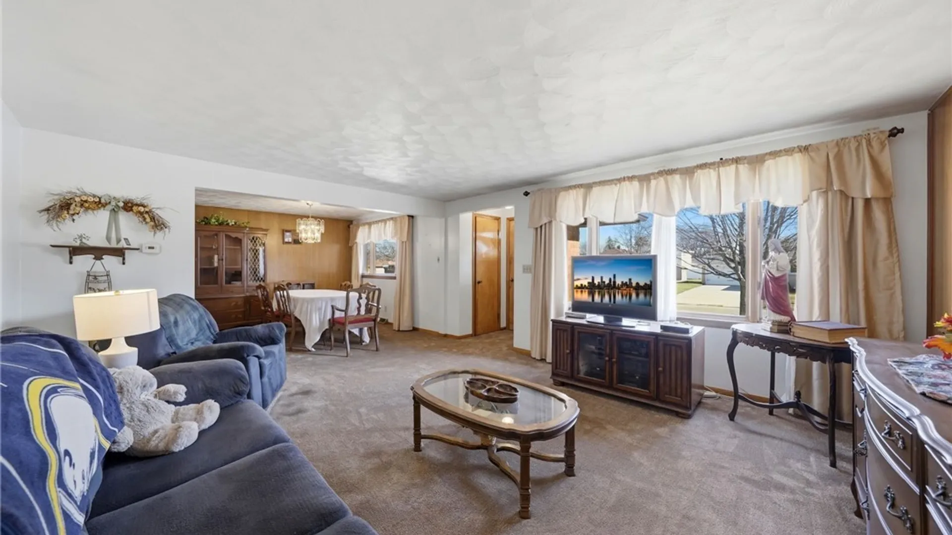 Property at 30 Jane Drive, Cheektowaga, NY 14227 7