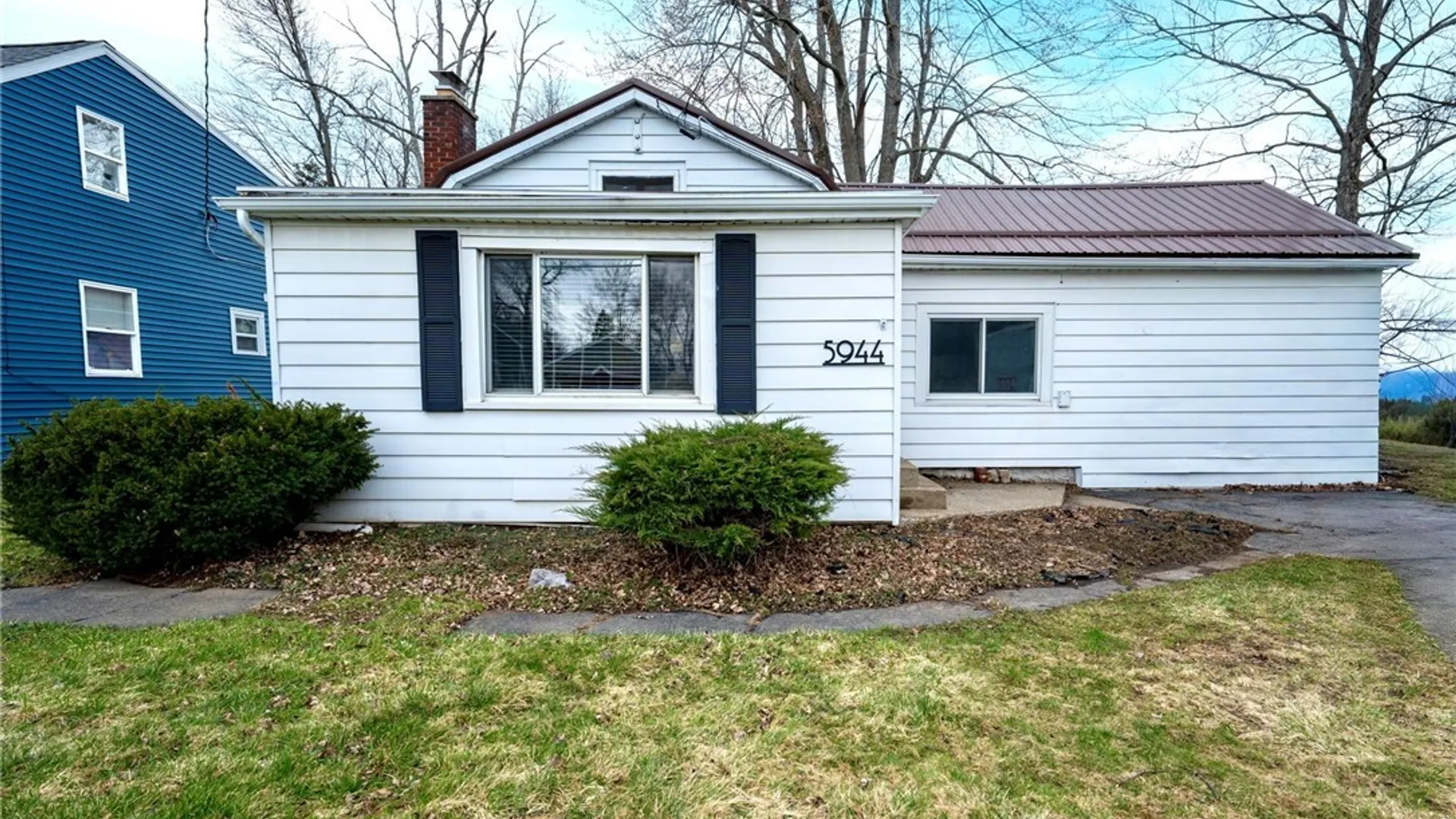 Property at 5944 Lakeview, Hamburg, NY 14085 2