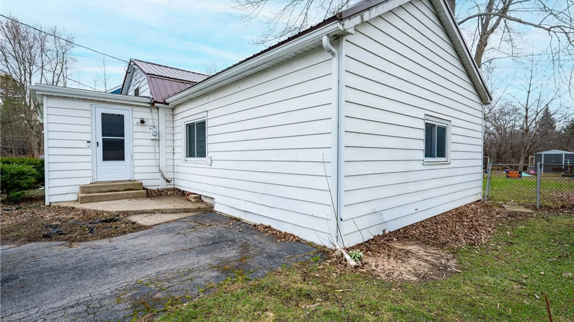 Property at 5944 Lakeview, Hamburg, NY 14085 3