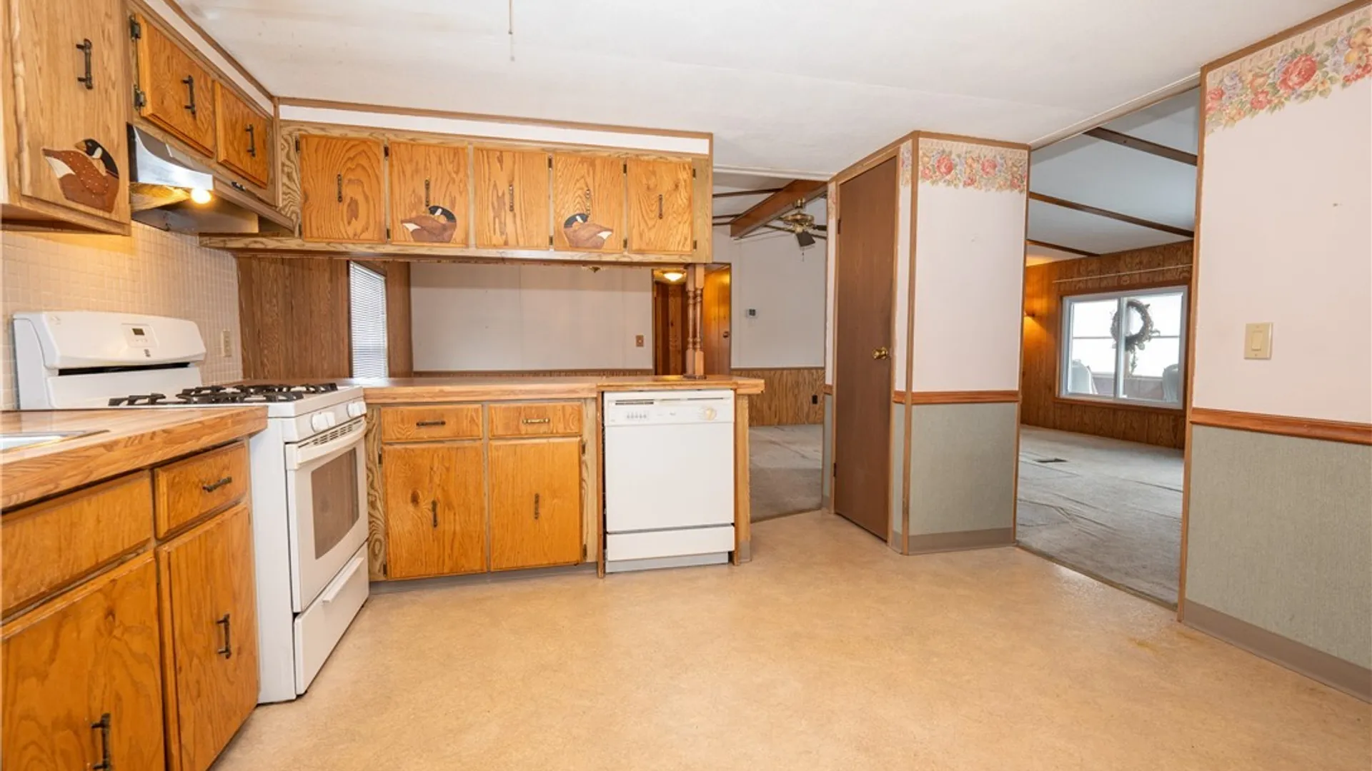 Property at 21 Golden Pond, Newstead, NY 14001 6