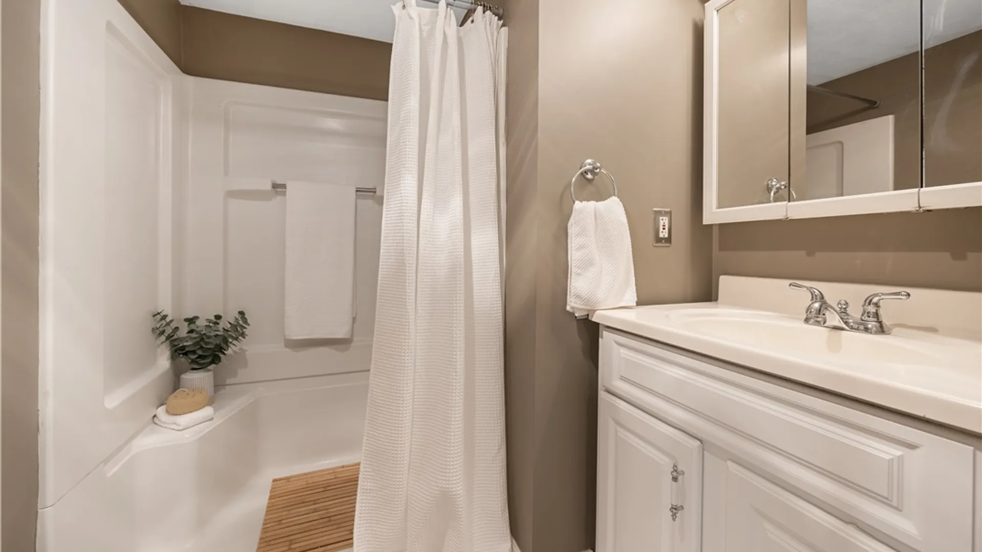 Property at 5114 Old Barn Road, Clay, NY 13041 31