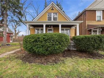 Property at 2621 Welch Avenue, Niagara Falls, NY 14303
