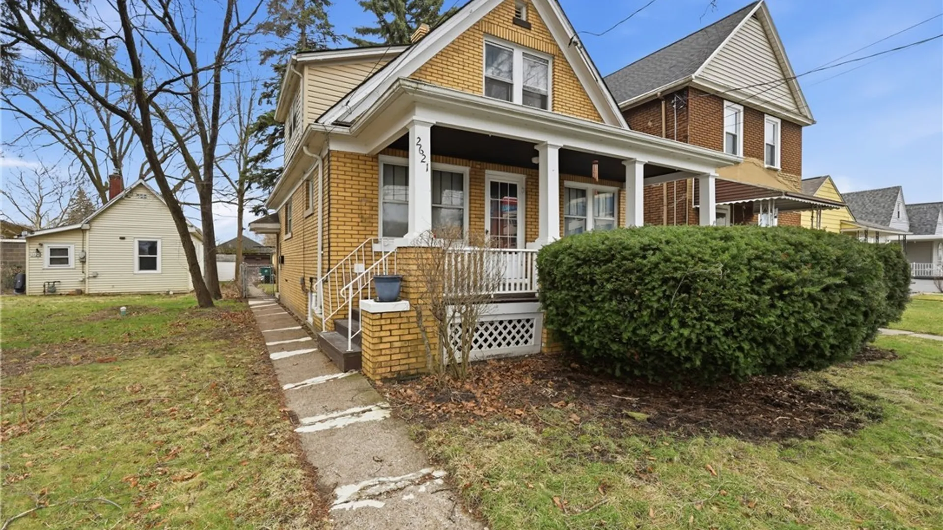 Property at 2621 Welch Avenue, Niagara Falls, NY 14303 2