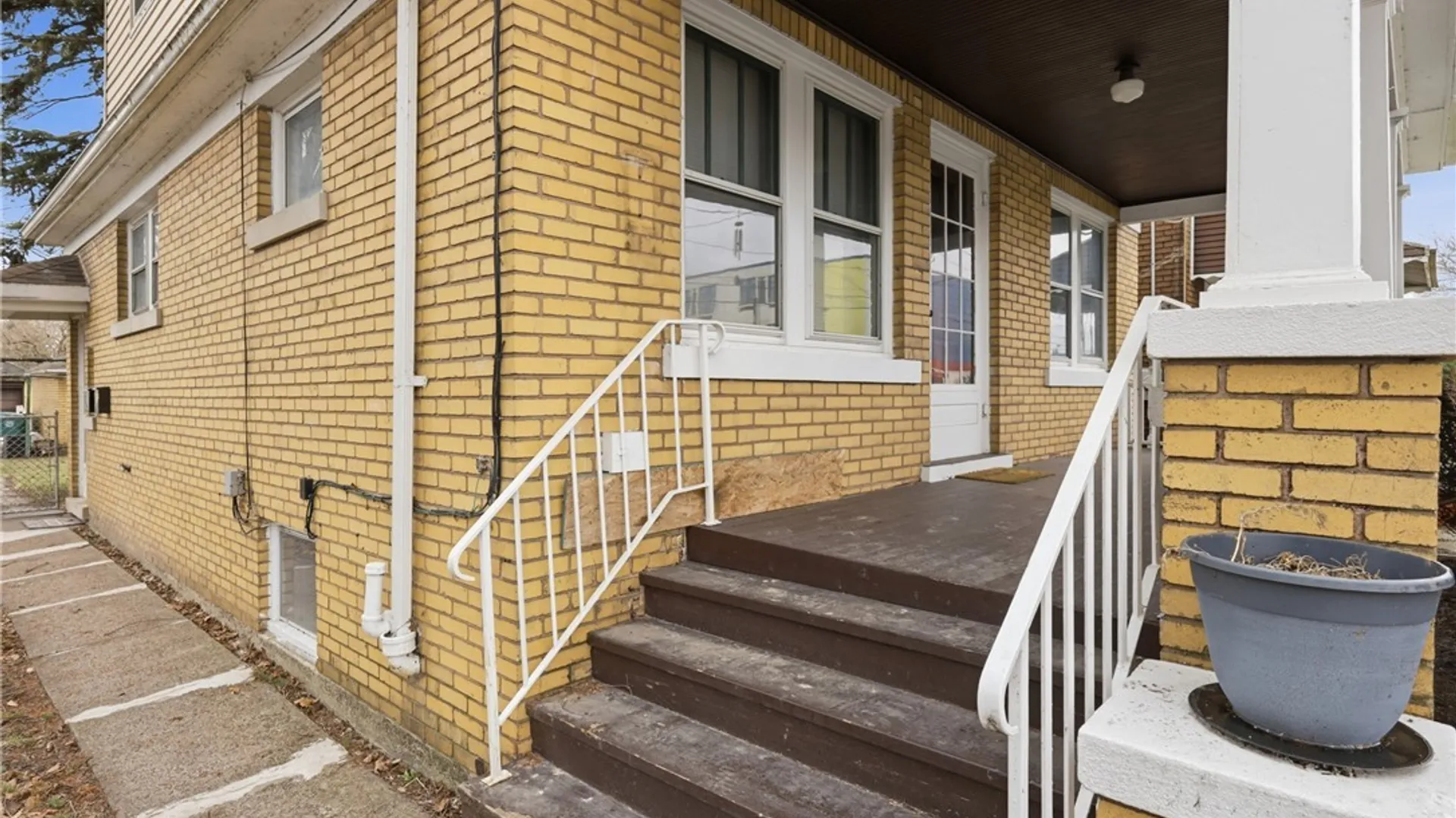 Property at 2621 Welch Avenue, Niagara Falls, NY 14303 3