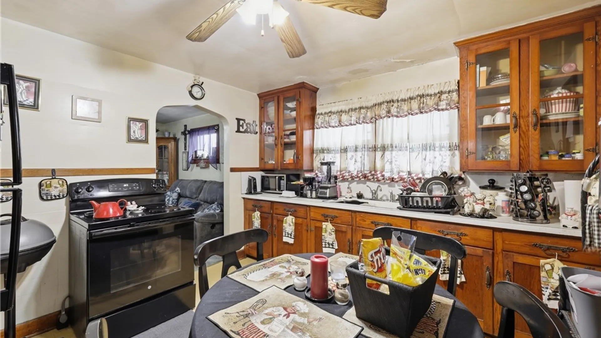 Property at 2621 Welch Avenue, Niagara Falls, NY 14303 6