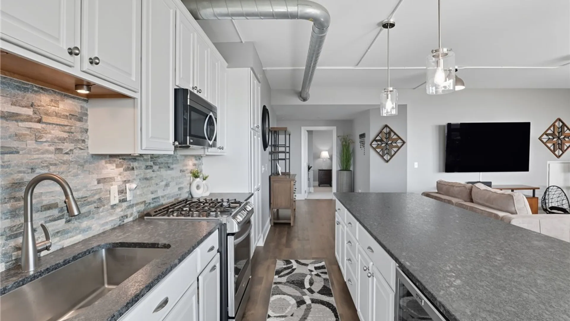 Property at 132 Lakefront Boulevard, Buffalo, NY 14202 15