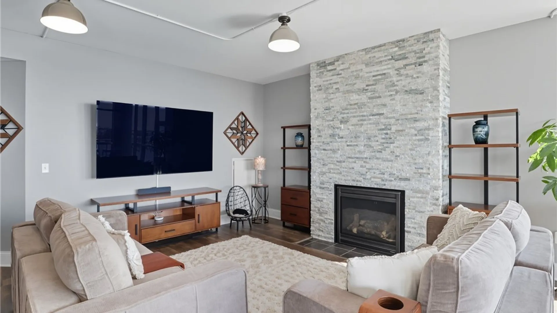 Property at 132 Lakefront Boulevard, Buffalo, NY 14202 8