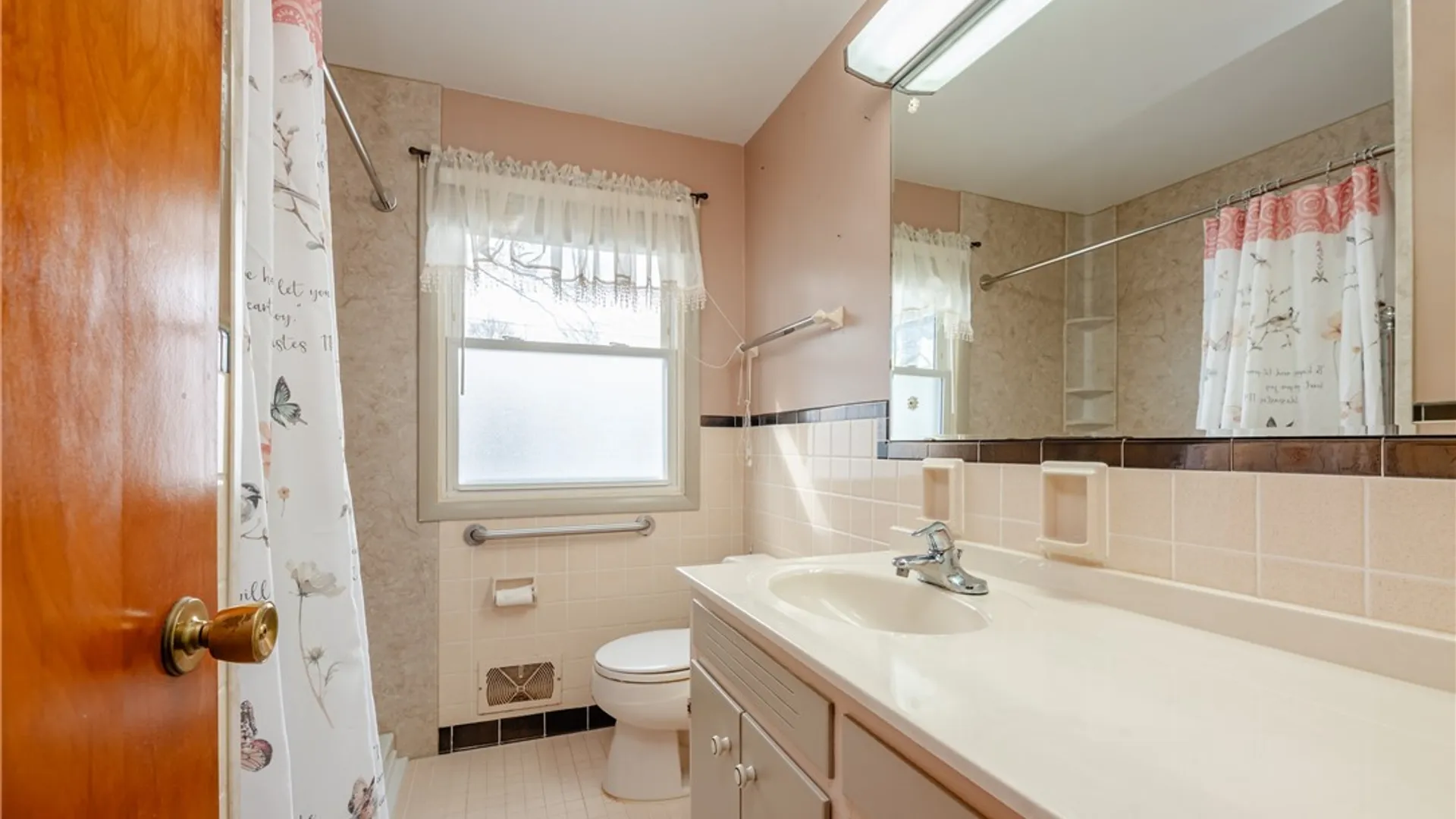 Property at 73 Wembly Road, Greece, NY 14616 30