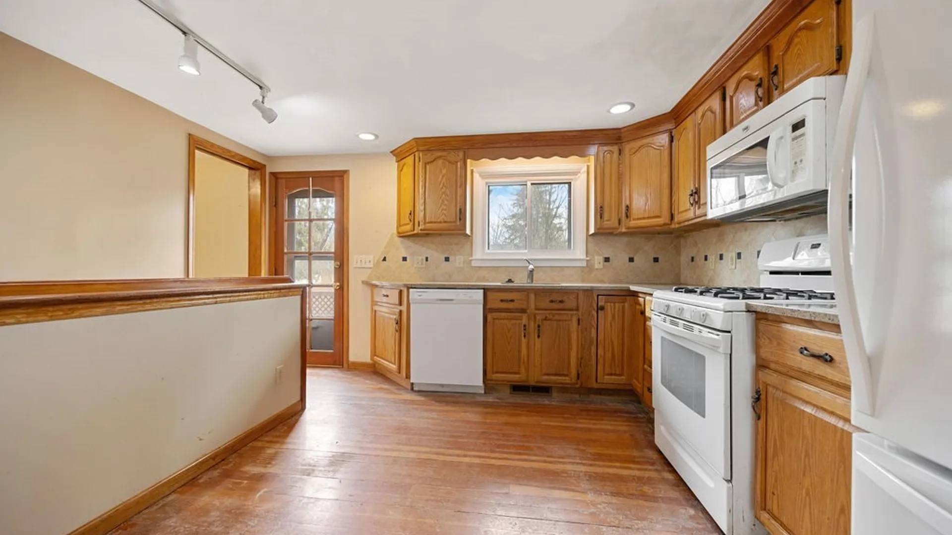 Property at 214 Palmer Drive, Manlius, NY 13066 18