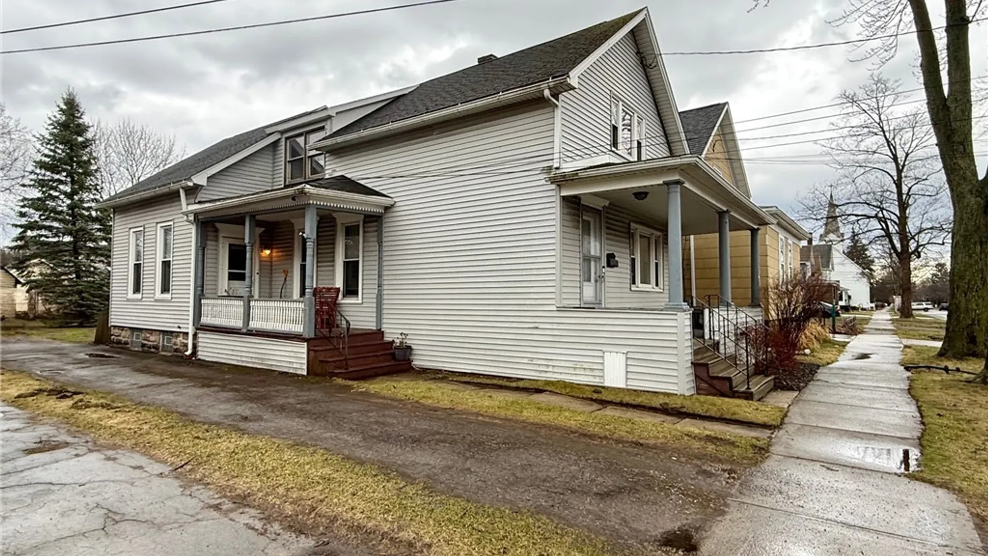 Property at 303 Bryant Street, North Tonawanda, NY 14120 2