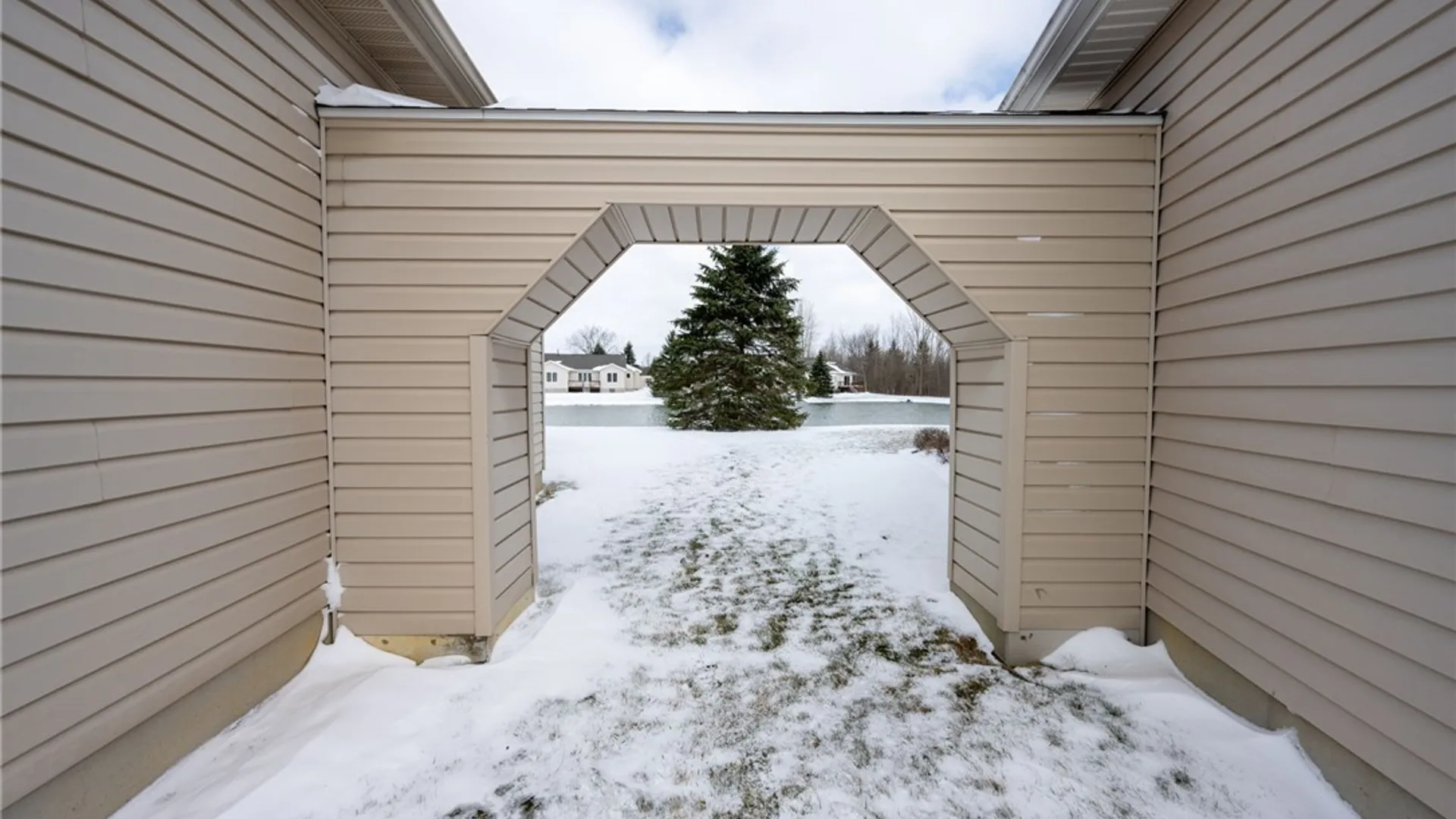 Property at 13 Alexander Parkway, Pendleton, NY 14120 13