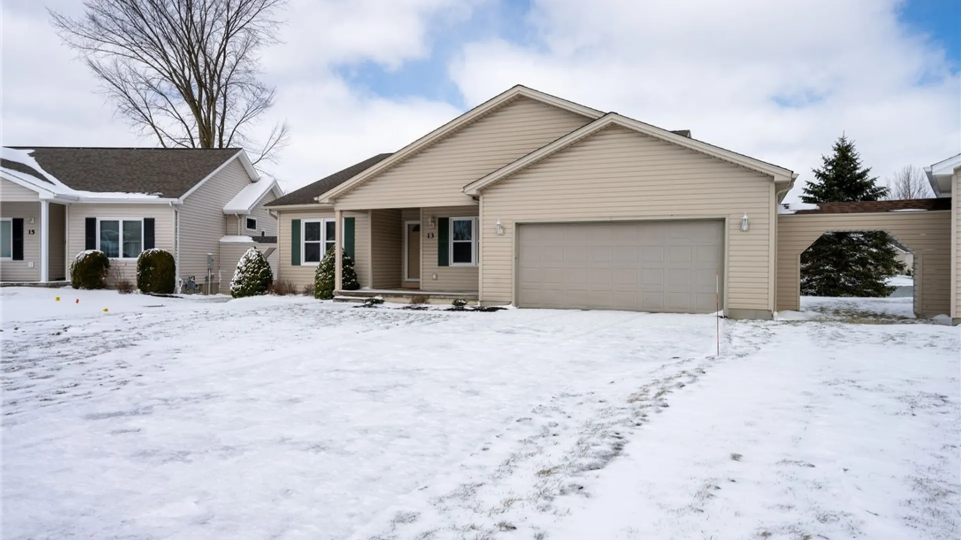Property at 13 Alexander Parkway, Pendleton, NY 14120 2