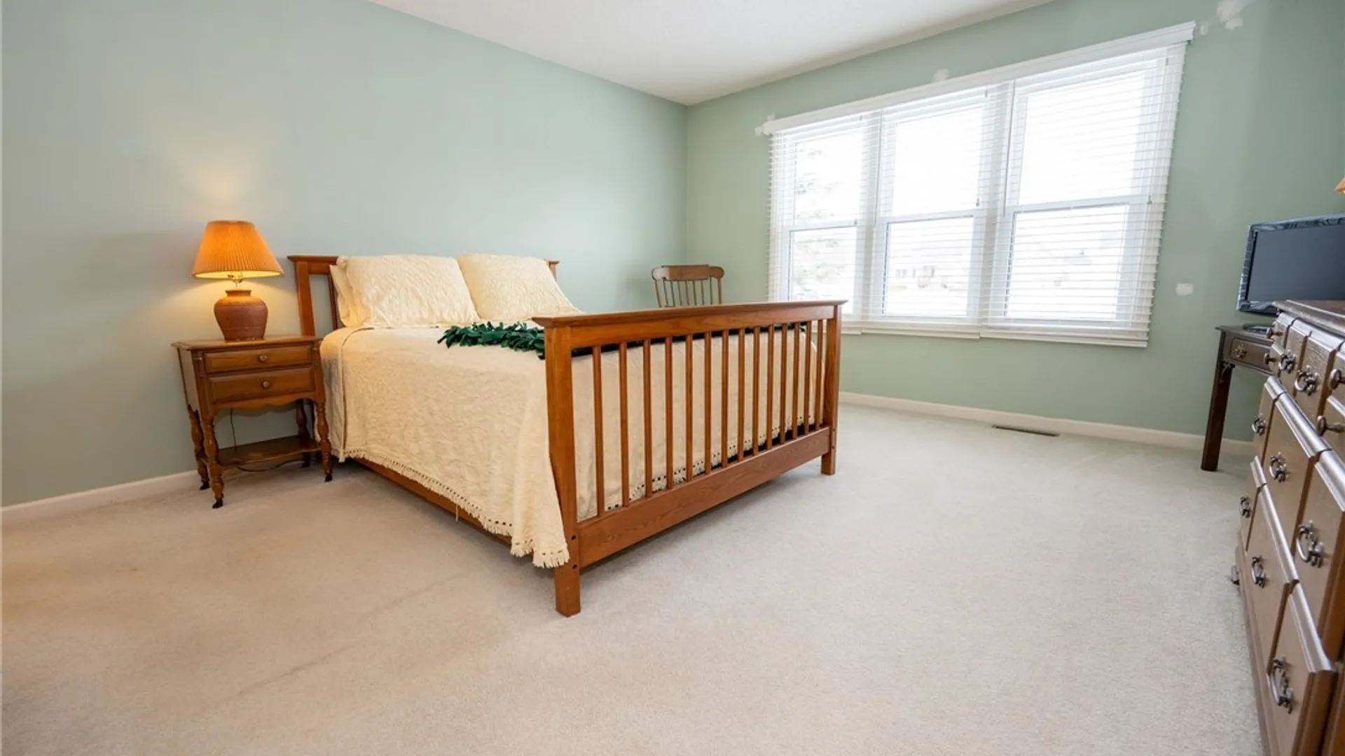 Property at 13 Alexander Parkway, Pendleton, NY 14120 21