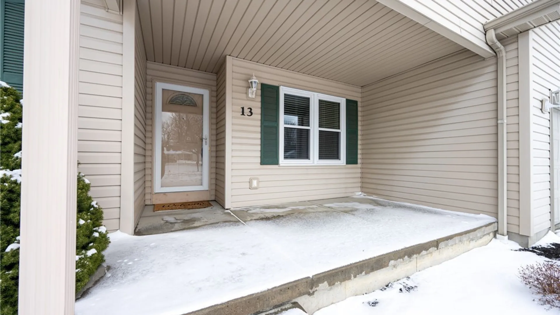 Property at 13 Alexander Parkway, Pendleton, NY 14120 4