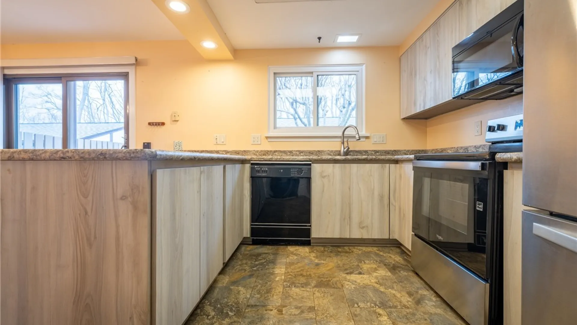 Property at 163 New Wickham Drive, Penfield, NY 14526 15