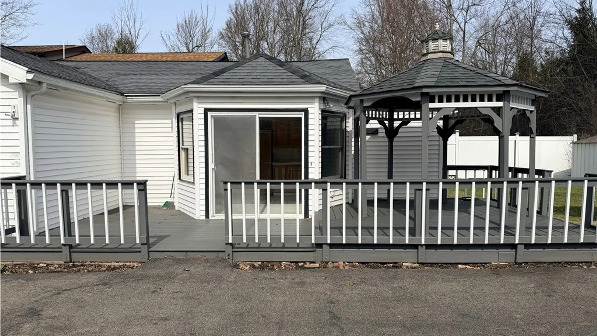Property at 5893 Lakeview Terrace, Hamburg, NY 14085 32