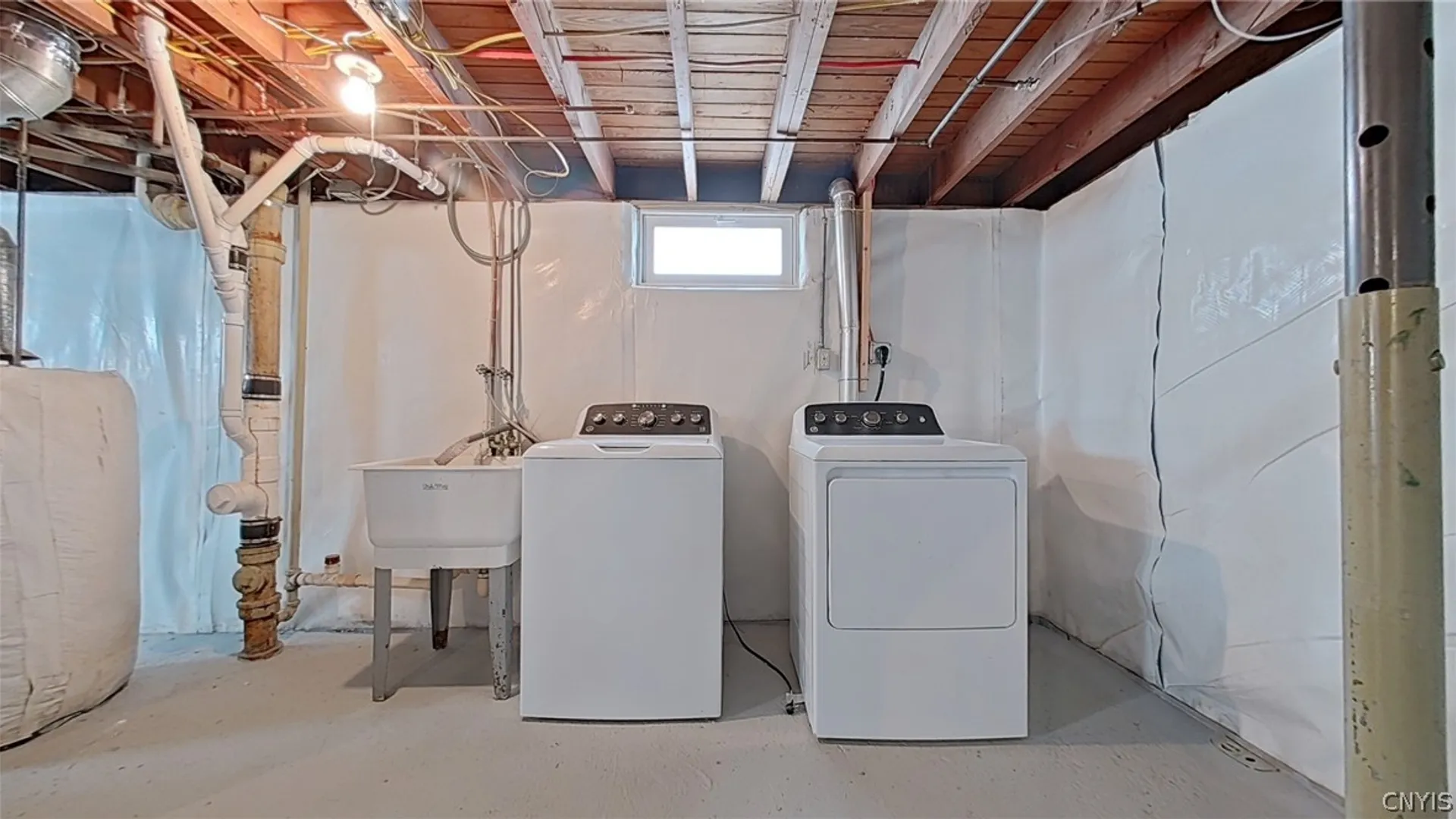 Property at 408 Coolidge Road, Utica, NY 13502 32