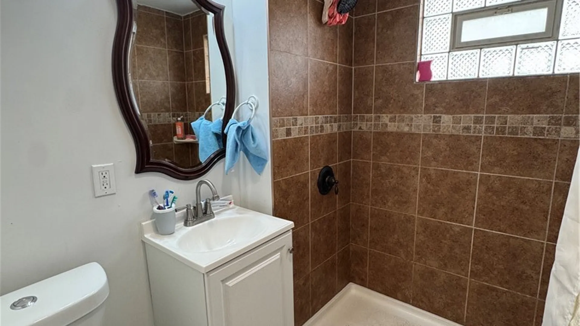 Property at 28 Shoreham Parkway, Buffalo, NY 14216 26