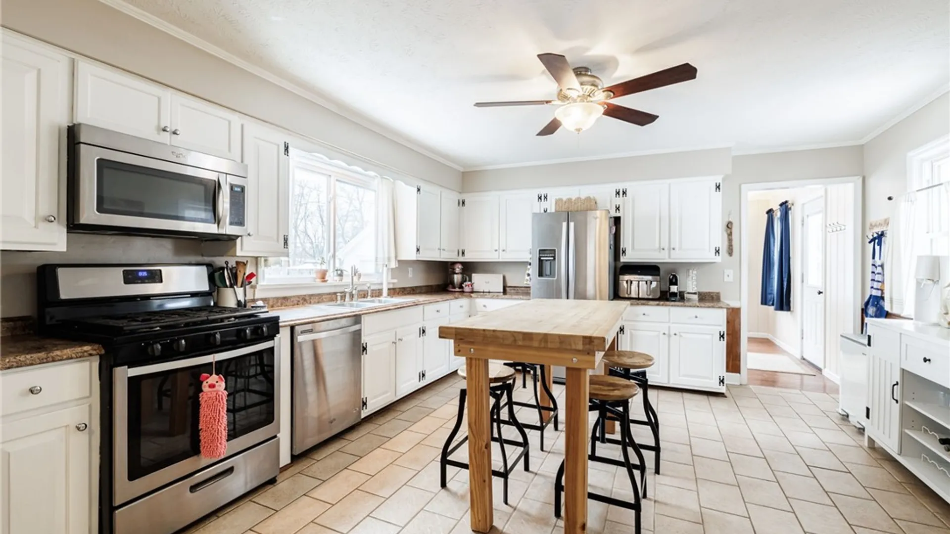 Property at 133 Stonecliff Drive, Greece, NY 14616 12