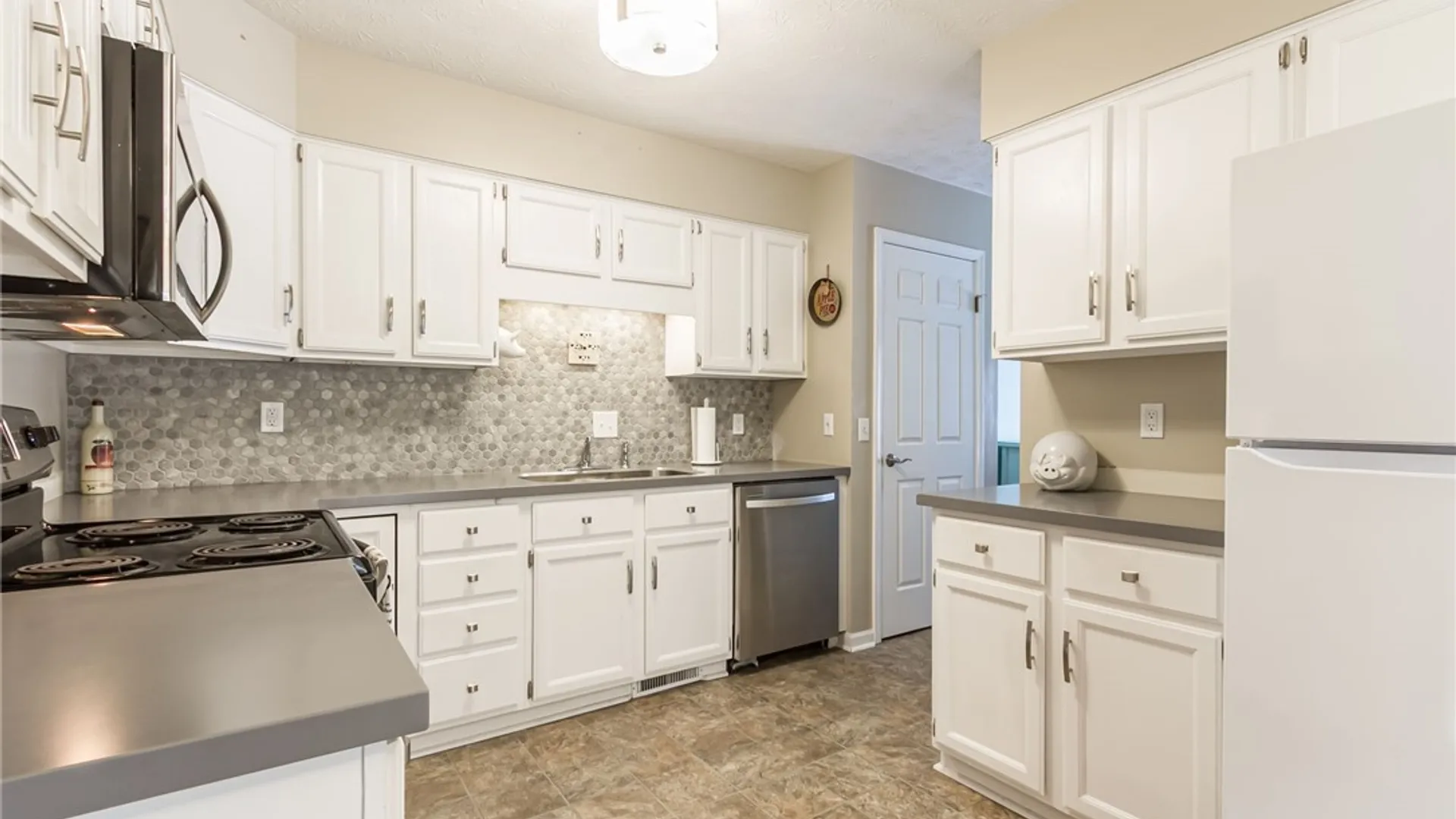 Property at 28 Hamlin Drive, Canandaigua City, NY 14424 9